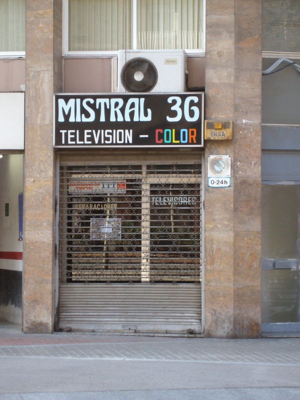 Façana de Mistral 36 Televisión - Color