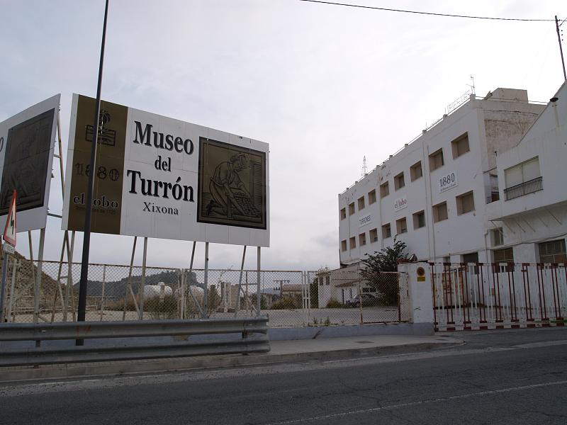 Edifici del Museo del Turrón de Xixona, tancat