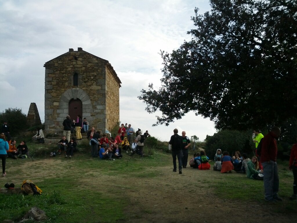 Esmorzant davant l'ermita de Sant Onofre