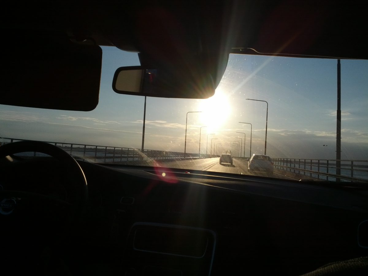 Vista des del cotxe travessant el pont entre Öland i Kalmar