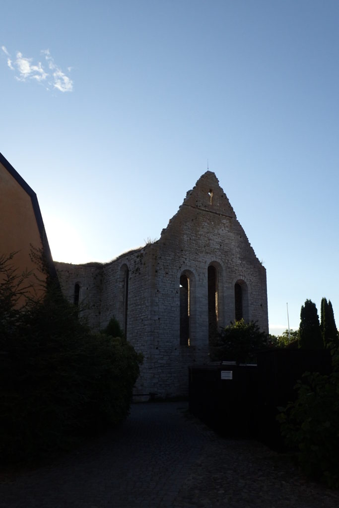 Vista d'un església en runes a Visby