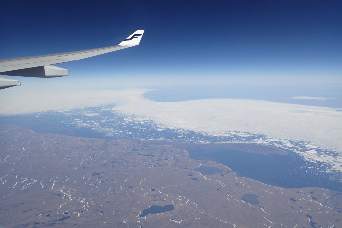 Vista aèria durant el viatge de tornada, passant per sobre Sibèria i amb el mar encara gelat en part